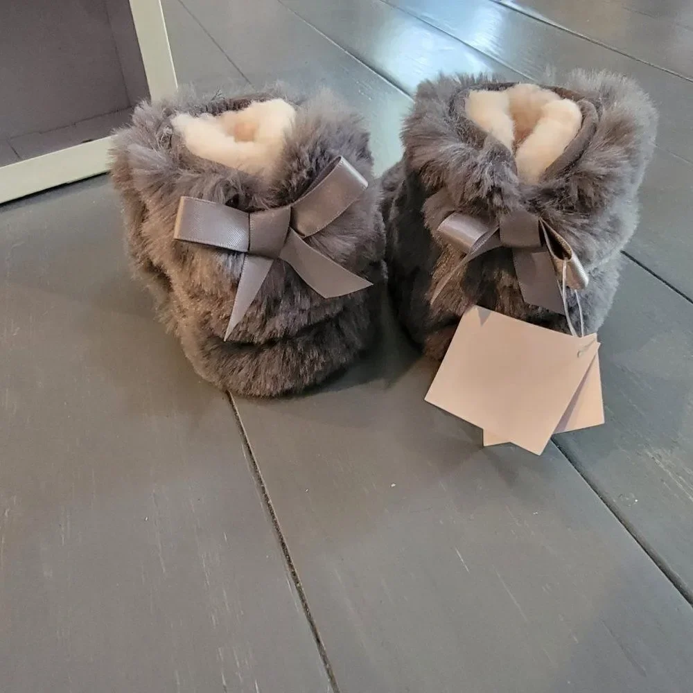 UGG Kid's Gray Jesse Bow II Fluff Bootie Size XS (0-6)